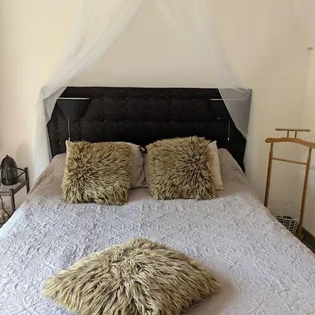 Apartment Dans Les Bois Blesignac